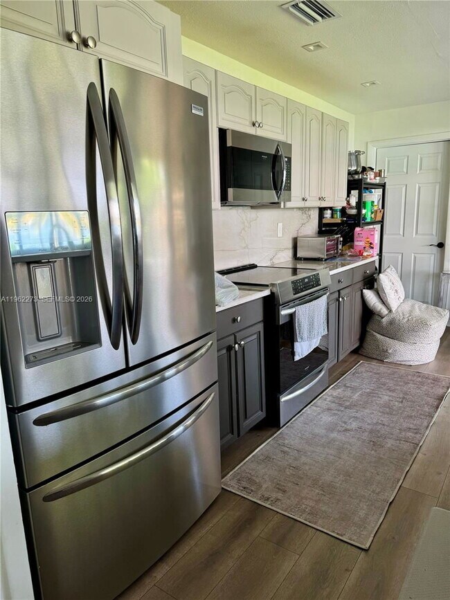 Building Photo - Southwest 46th Street, Miami, FL 33175 - 4 BR 2 BA house