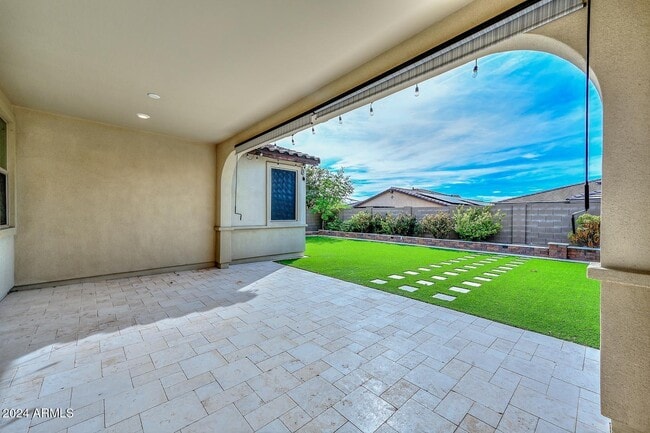 Building Photo - 7433 W Maya Way