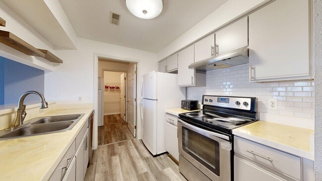 Building Photo - 1265 Millbrook Trail