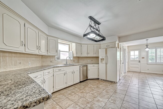 Building Photo - 918 Wycliffe Dr