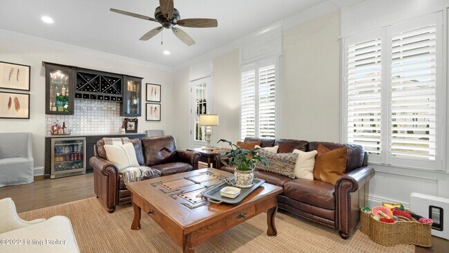 Building Photo - Special!!! Enviable 4 bedroom and 3.5 bath...