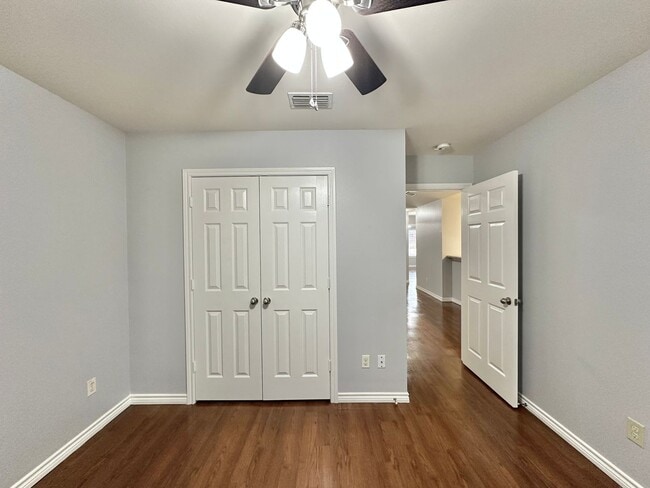Building Photo - 3 Bedroom 2 Bath Duplex at Mansion Creek in Tyler! 1/2 off first full months rent