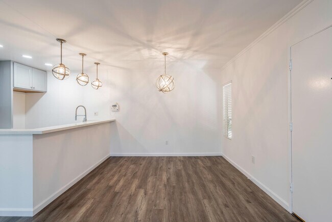 Building Photo - 18350 Hatteras St