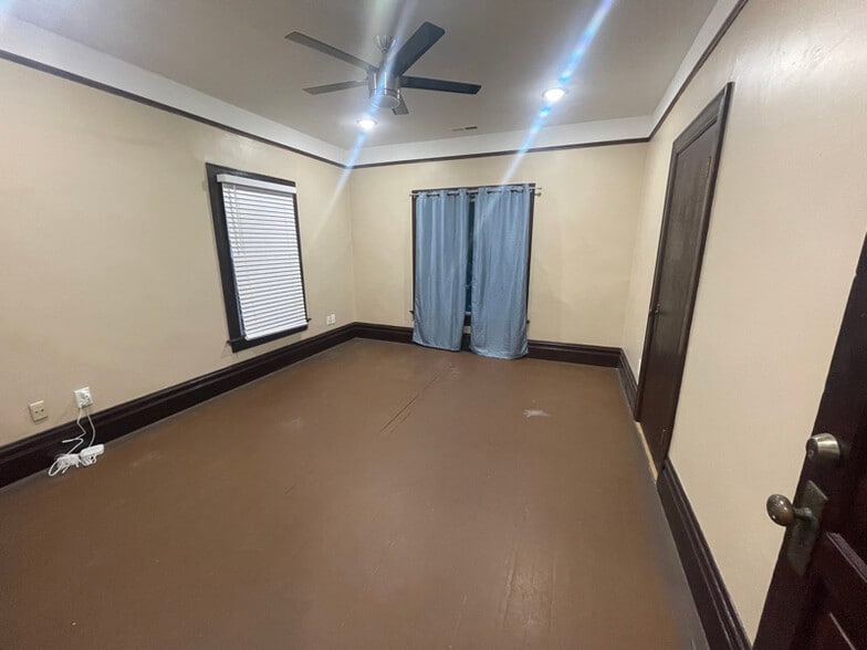 Building Photo - 1920 Sonoma Blvd