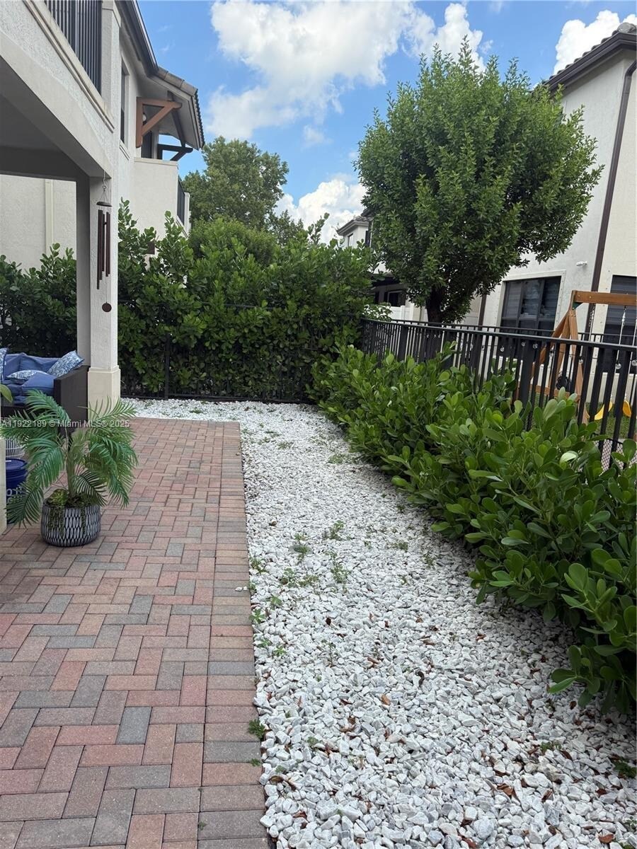 Building Photo - 9823 W 34th Ln