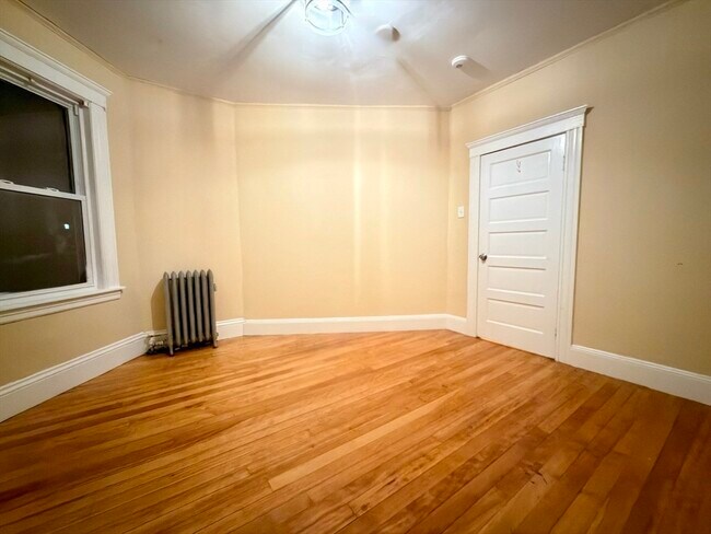 Building Photo - 90 Vernon St