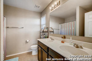 Building Photo - 10715 Noble Canyon