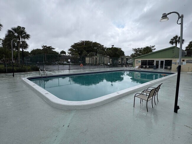 Building Photo - 4167 NW 90th Ave