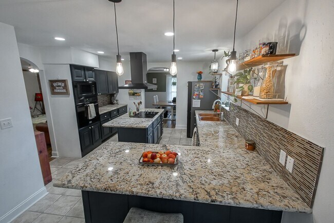 Building Photo - 12723 Pleasant Ridge Dr