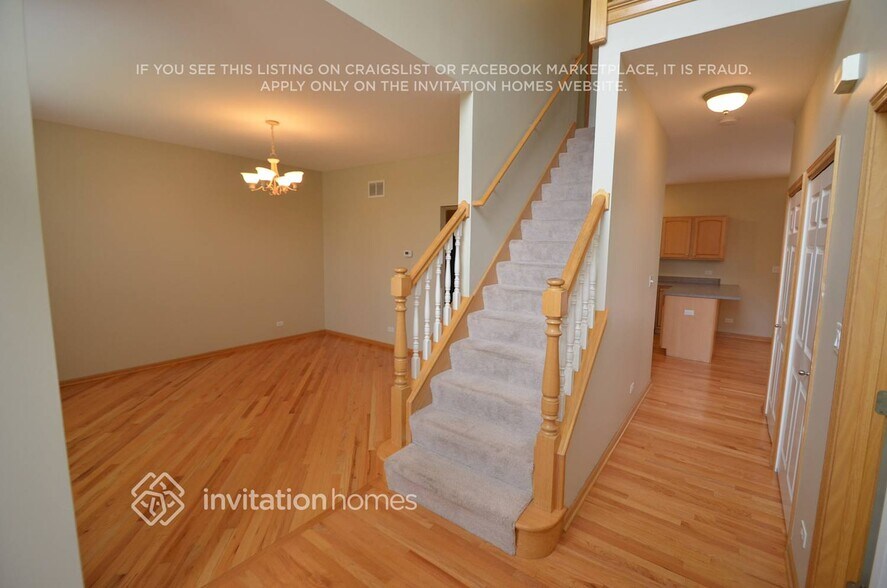Building Photo - 13250 Red Star Dr