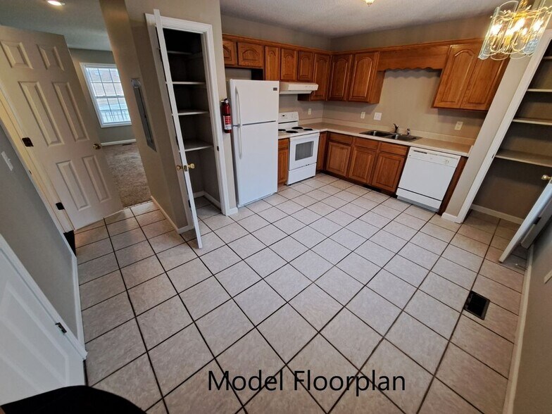 Building Photo - 1830-A N Ridge Dr