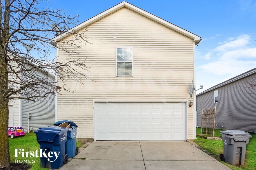 Building Photo - 15393 Border Dr