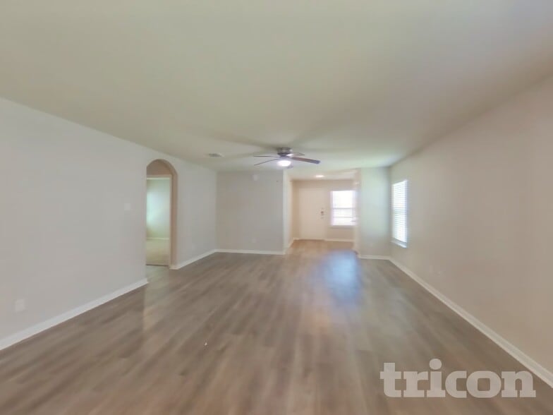 Building Photo - 715 Wonderland Trail