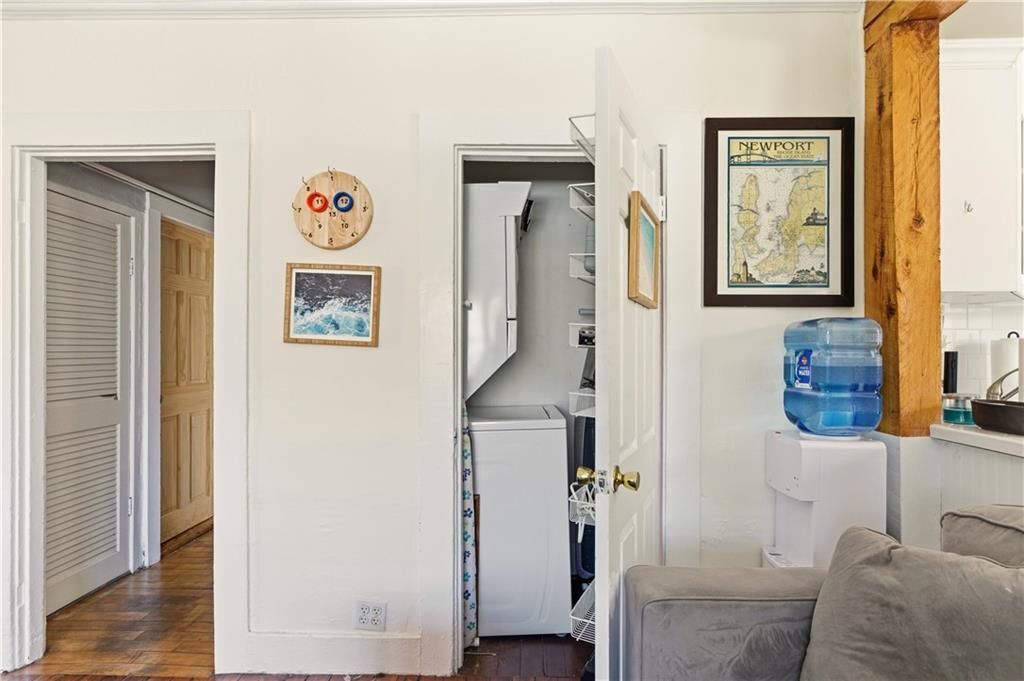 Building Photo - 13 Holland St