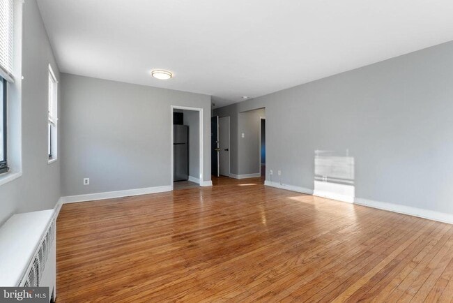 Building Photo - 131 Forest Ave