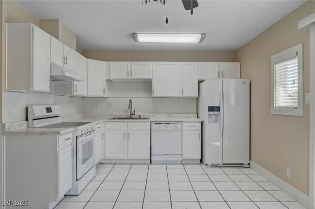 Building Photo - 6121 Edgewood Cir