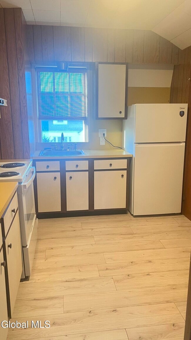 Building Photo - 1058 Washington Ave