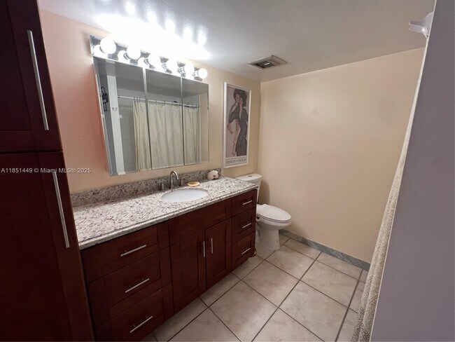 Building Photo - 100 Golden Isles Dr