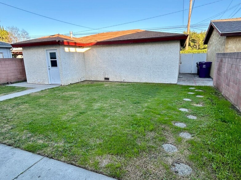 Building Photo - 6340 Orange Ave