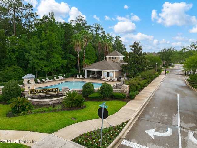 Building Photo - 4166 Highwood Dr