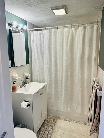 Building Photo - 23 Fleet St