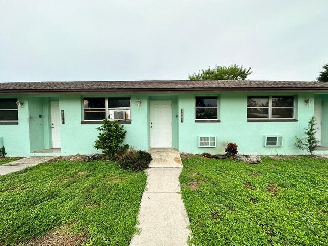 Building Photo - 3405 Palm Dr