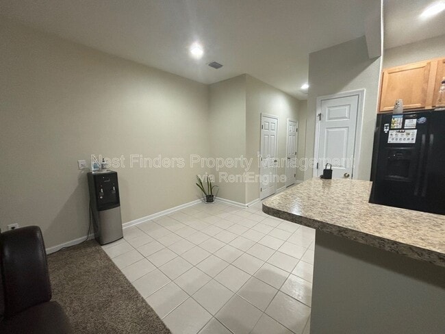 Building Photo - 13339 Solar Dr