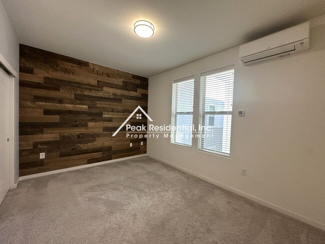 Building Photo - The Mills at Broadway - 1bd/1ba Condo with...