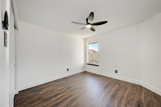 Building Photo - 801 Black Isle Dr