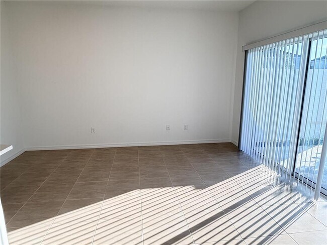 Building Photo - 15161 Cuzcorro Ct