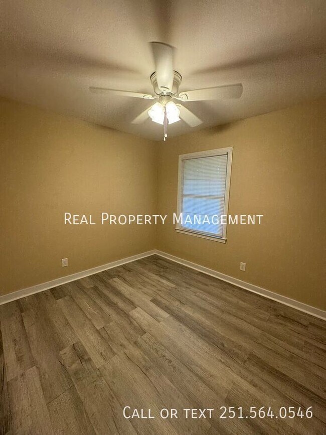 Building Photo - 4440 Nicholl Dr
