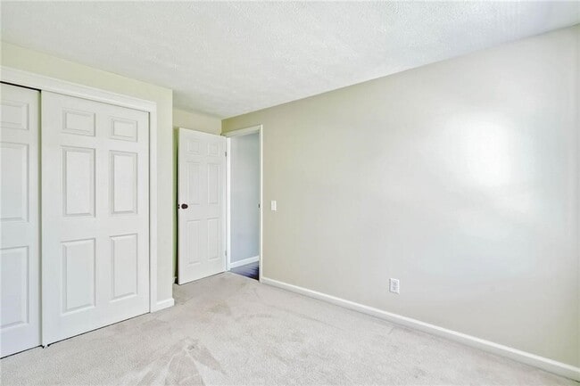 Building Photo - 7 Bramblewood Ln