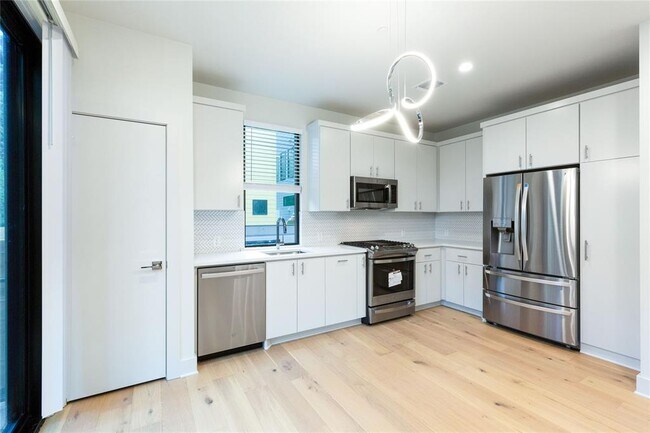 Building Photo - 1116 Walton Ln