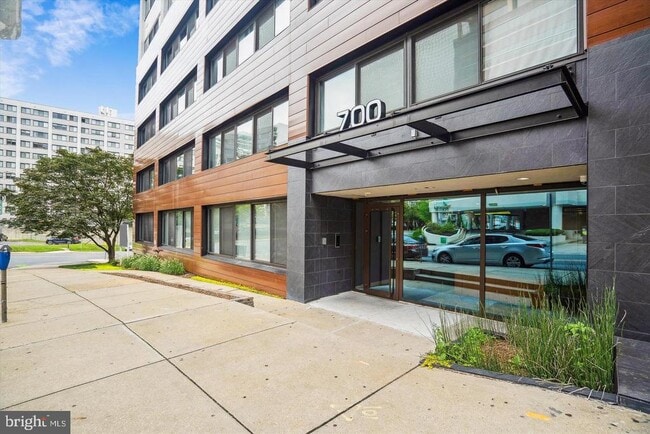 Building Photo - 700 Roeder Rd