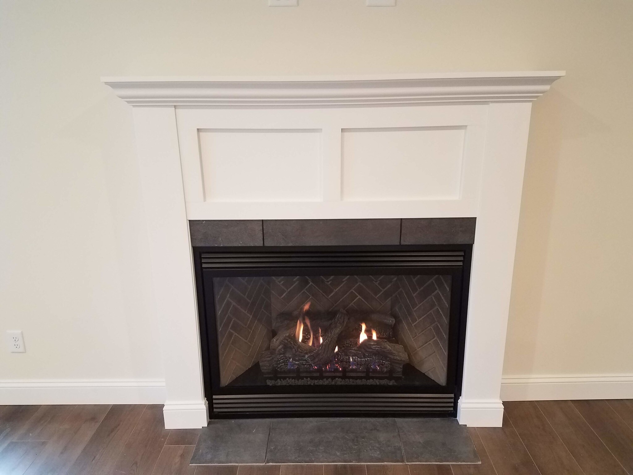 Gas fireplace in great room - 2086 Kratz Station Rd