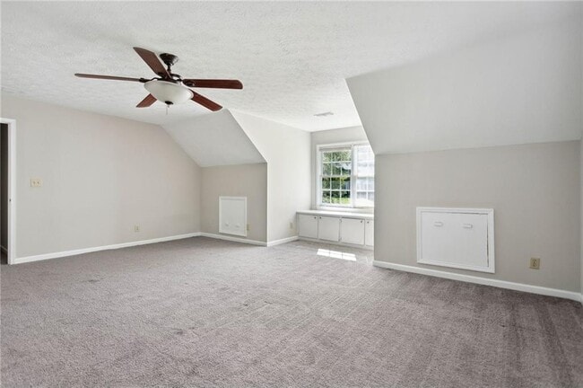 Building Photo - 518 Lynn Valley Way