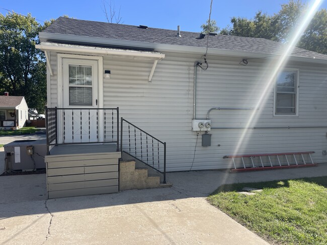 Building Photo - East St Duplex