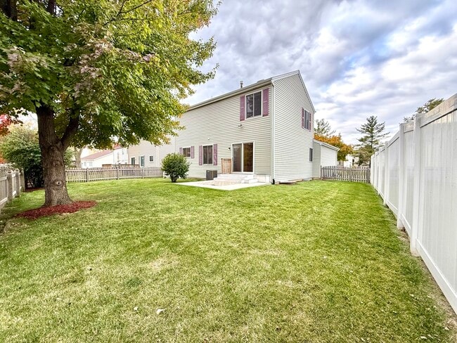 Building Photo - 2449 Carlton Dr