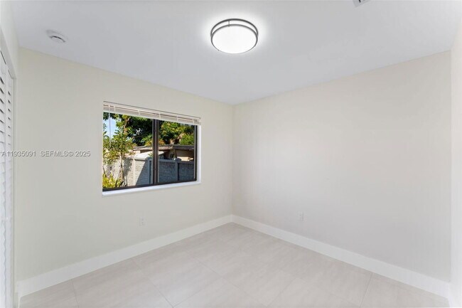 Building Photo - 1181 NW 66th St