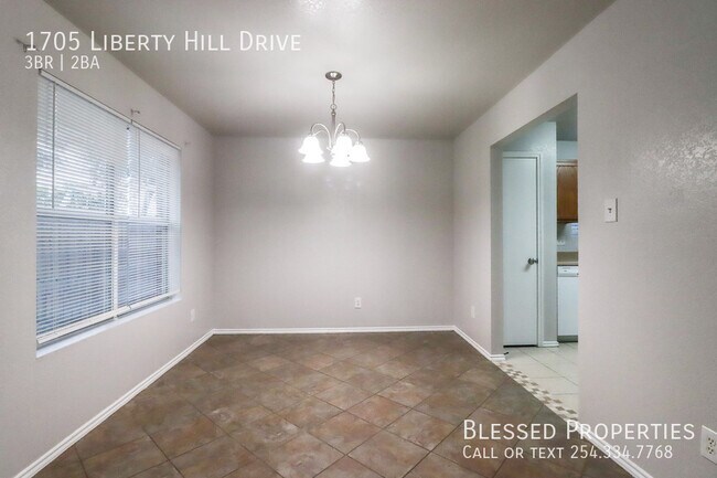 Building Photo - 1705 Liberty Hill Dr