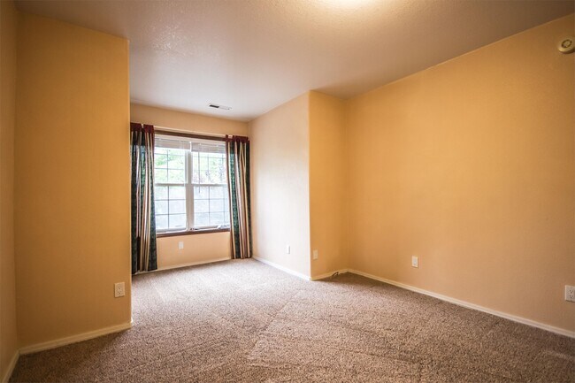 Building Photo - 206 S Riverside Harbor Dr