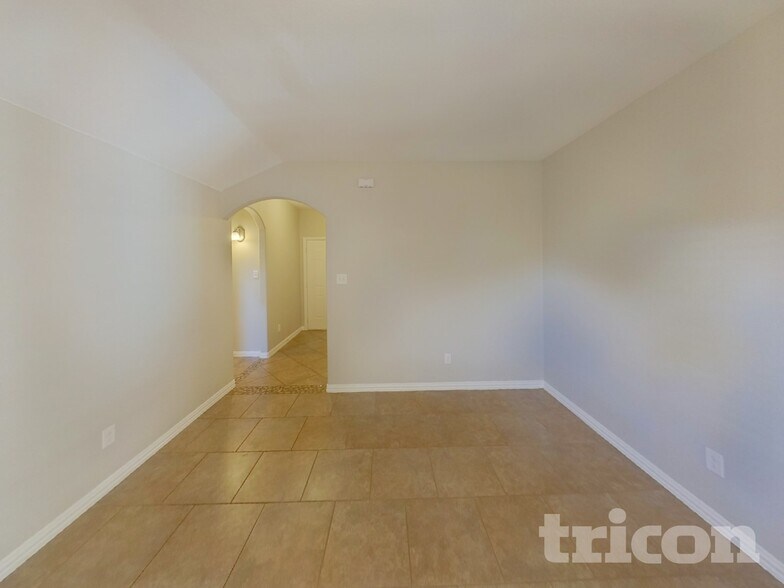 Building Photo - 8617 Silverbell Ln