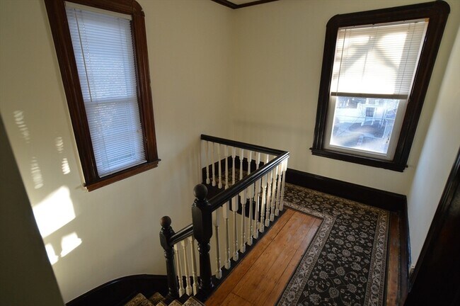Building Photo - 84 Crescent Ave