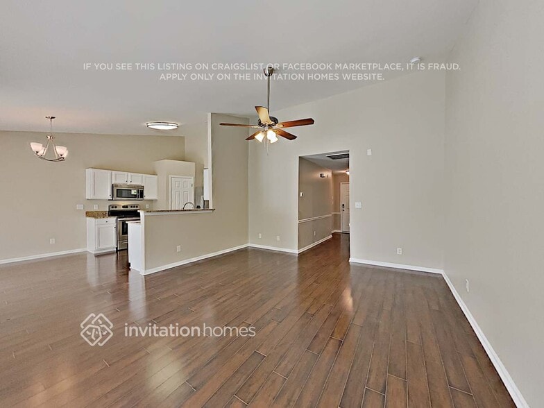 Building Photo - 3017 Secret Garden Ct