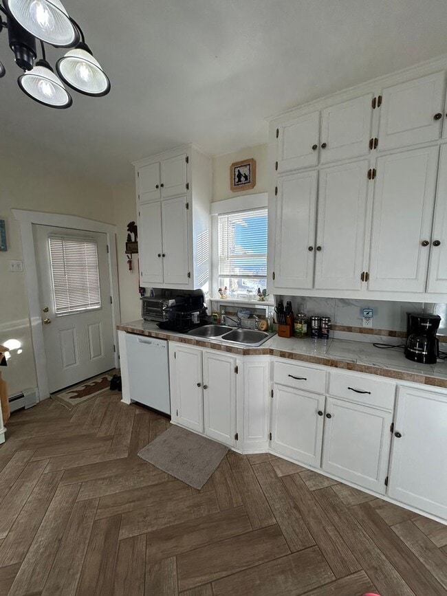 Building Photo - 410 N Washington St