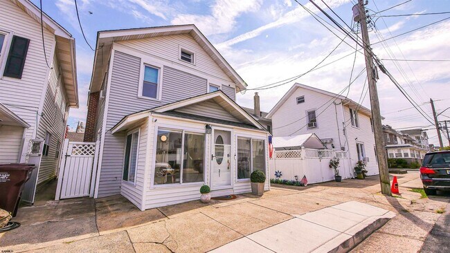 Building Photo - 201 N Portland Ave