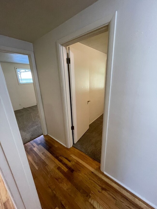 Building Photo - Fantastic SE Salem location!