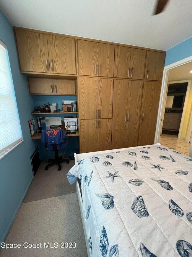 Building Photo - 969 Sonesta Ave NE