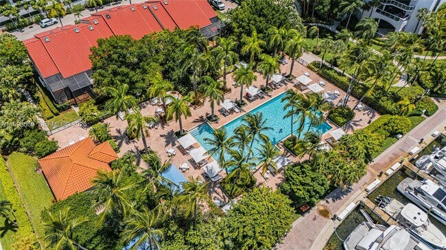 Building Photo - 3598 Yacht Club Dr