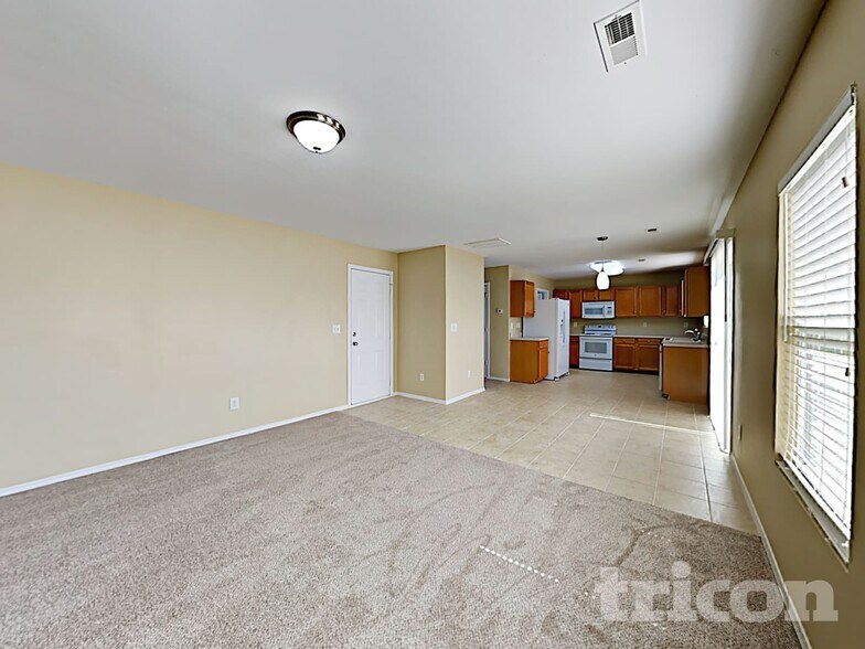 Building Photo - 2801 Buckleigh Dr